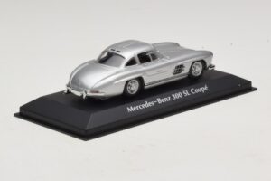 Mercedes 300 SL W198 Silver Maxichamps 1:43 940039000 Diecast - image 2 of 5