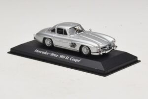 Mercedes 300 SL W198 Silver Maxichamps 1:43 940039000 Diecast - image 3 of 5