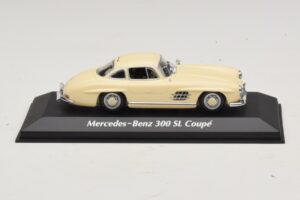 Mercedes 300 SL W198 White Maxichamps 1:43 940039002 Diecast