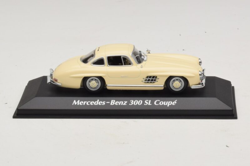 Mercedes 300 SL W198 White Maxichamps 1:43 940039002 Diecast