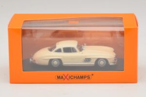 Mercedes 300 SL W198 White Maxichamps 1:43 940039002 Diecast - image 5 of 5