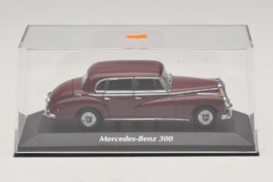 Mercedes 300 W186 Dark Red Maxichamps 1:43 940039060 Diecast - image 4 of 5