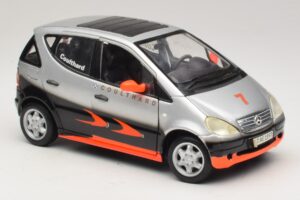 Mercedes A-Class W168 D. Coulthard Silver Maisto 1:18 35841 Diecast - image 6 of 8
