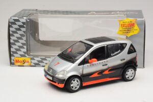Mercedes A-Class W168 D. Coulthard Silver Maisto 1:18 35841 Diecast - image 8 of 8