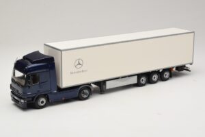 Mercedes Actros 1044 Blue Minichamps 1:43 B66000604 Diecast