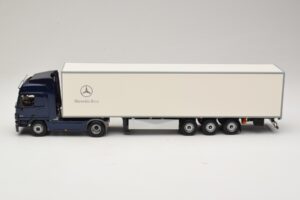 Mercedes Actros 1044 Blue Minichamps 1:43 B66000604 Diecast - image 3 of 7