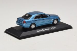 Mercedes C-Class W202 Blue Metallic Maxichamps 1:43 940037060 Diecast - image 2 of 5