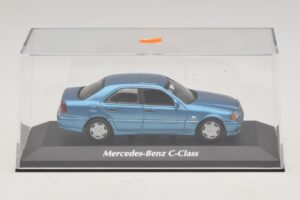 Mercedes C-Class W202 Blue Metallic Maxichamps 1:43 940037060 Diecast - image 4 of 5