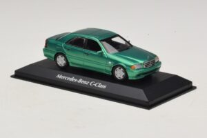 Mercedes C-Class W202 Green Metallic Maxichamps 1:43 940037061 Diecast - image 3 of 5
