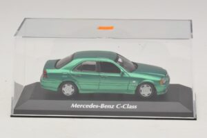 Mercedes C-Class W202 Green Metallic Maxichamps 1:43 940037061 Diecast - image 4 of 5