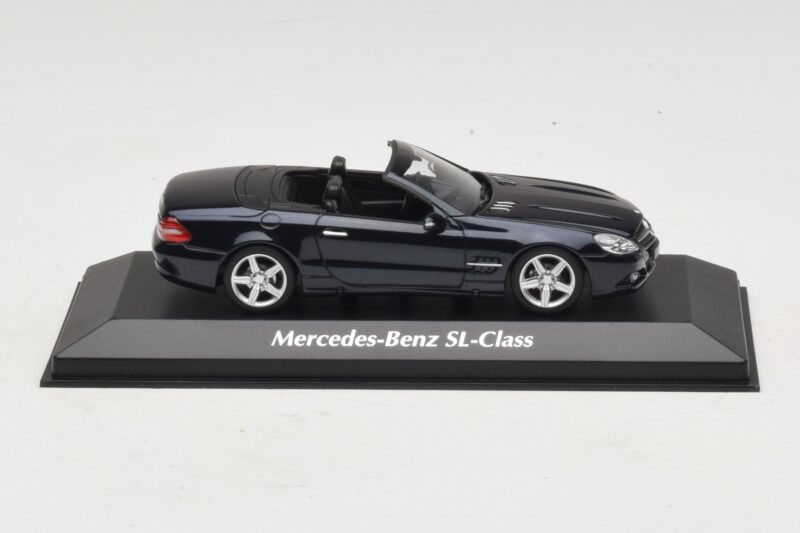 Mercedes SL R230 Blue Metallic Maxichamps 1:43 940037531 Diecast