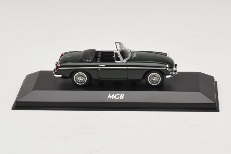MG MGB Mk1 Green Maxichamps 1:43 MG MGB Mk1 Green Maxichamps 1:43 940131031 Diecast