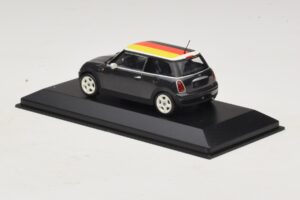 Mini Cooper One R50 Green With German Flag Minichamps 1:43 MINI033 Diecast - image 3 of 5