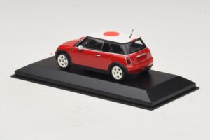 Mini Cooper One R50 Red With Japanese Flag Minichamps 1:43 MINI034 Diecast - image 3 of 5