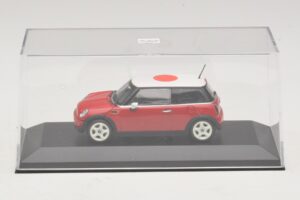 Mini Cooper One R50 Red With Japanese Flag Minichamps 1:43 MINI034 Diecast - image 4 of 5