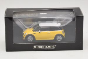 Mini Cooper One R50 With Aero Package Yellow Minichamps 1:43 431138274 Diecast - image 4 of 4