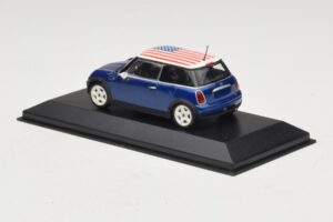 Mini Cooper S R53 Blue With American Flag Minichamps 1:43 MINI014 Diecast - image 3 of 5