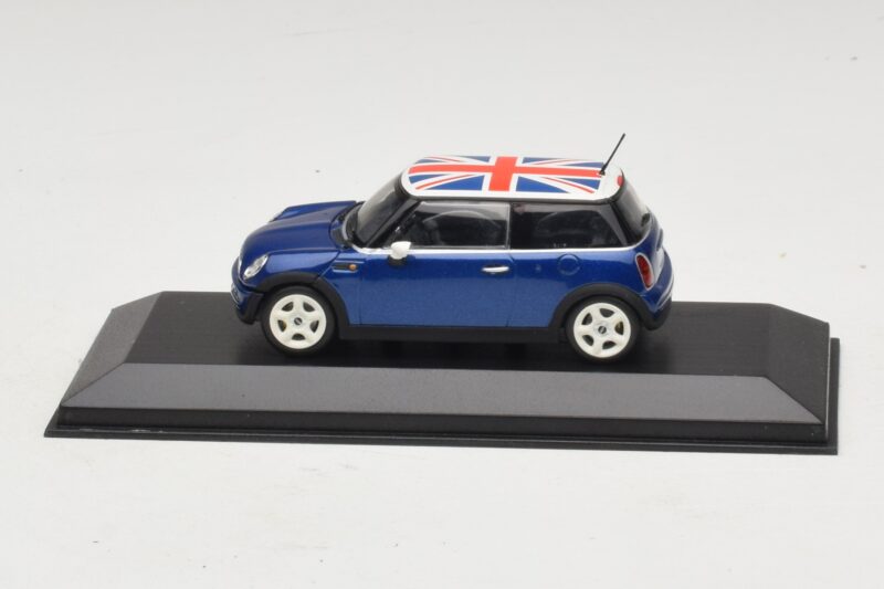 Mini Cooper S R53 Blue With British Flag Minichamps 1:43 Mini Cooper S R53 Blue With British Flag Minichamps 1:43 MINI026 Diecast