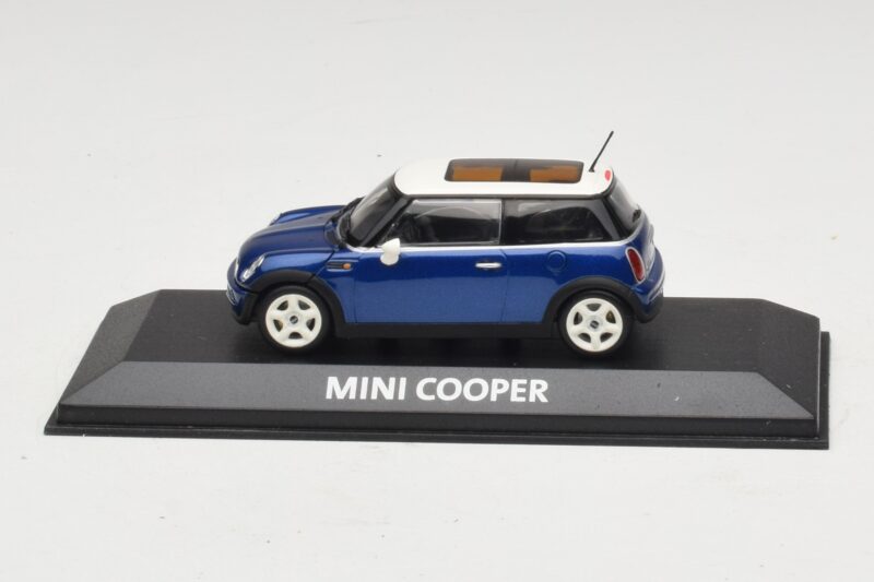 Mini Cooper S R53 Dark Blue With Panoramic Roof Minichamps 1:43 Mini Cooper S R53 Dark Blue With Panoramic Roof Minichamps 1:43 MINI021 Diecast