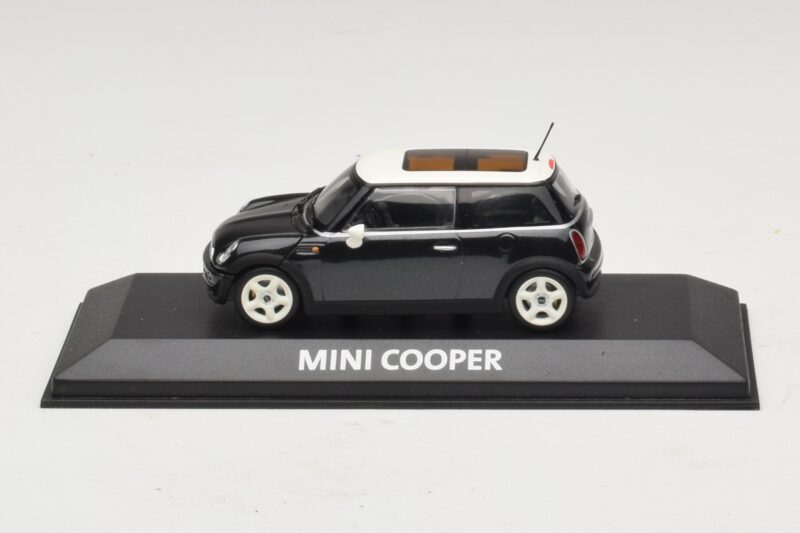 Mini Cooper S R53 Dark Green With Panoramic Roof Minichamps 1:43 Mini Cooper S R53 Dark Green With Panoramic Roof Minichamps 1:43 MINI015 Diecast