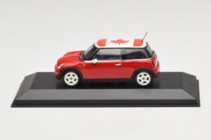 Mini Cooper S R53 Red With Canadian Flag Minichamps 1:43 MINI017 Diecast