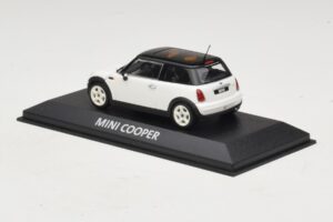Mini Cooper S R53 White With Black Roof Minichamps 1:43 MINI027 Diecast - image 3 of 4