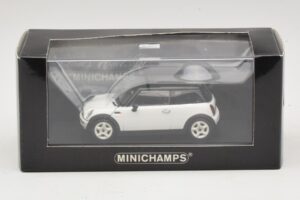 Mini Cooper S R53 White With Black Roof Minichamps 1:43 MINI027 Diecast - image 4 of 4