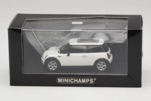 Mini Cooper S R53 White With Panoramic Roof Minichamps 1:43 MINI020 Diecast - image 5 of 5