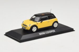 Mini Cooper S R53 Yellow With Black Roof Minichamps 1:43 MINI031 Diecast - image 2 of 4