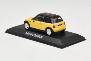 Mini Cooper S R53 Yellow With Black Roof Minichamps 1:43 MINI031 Diecast - image 3 of 4