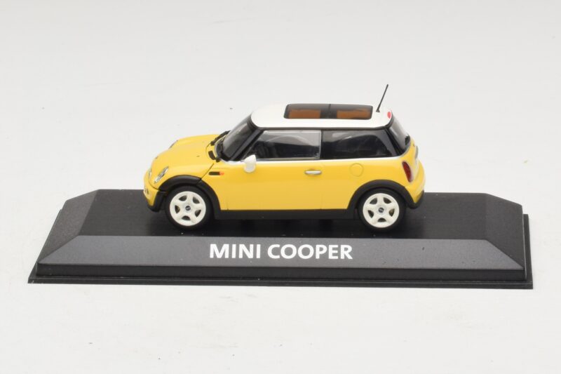 Mini Cooper S R53 Yellow With Yellow Panoramic Roof Minichamps 1:43 MINI029 Diecast