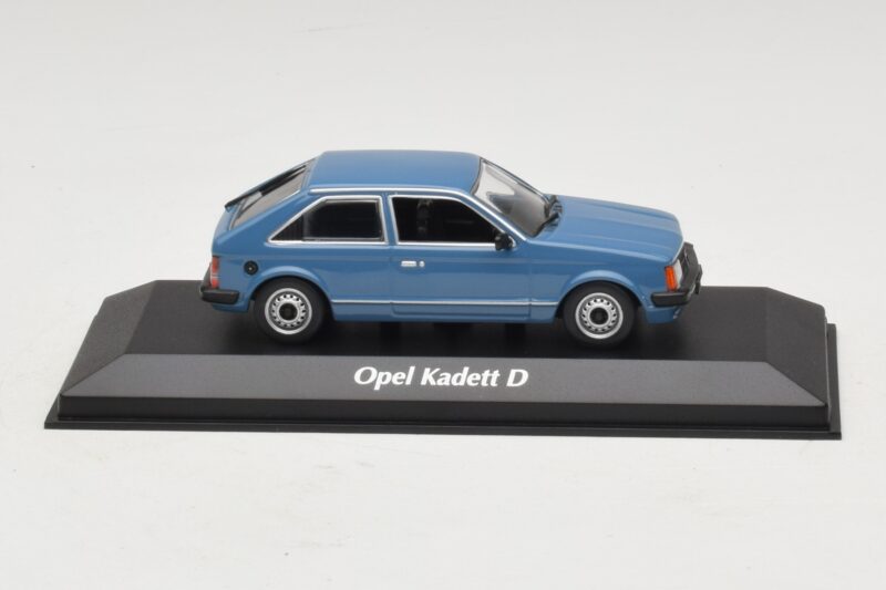 Opel Kadett D Blue Maxichamps 1:43 Opel Kadett D Blue Maxichamps 1:43 940044100 Diecast