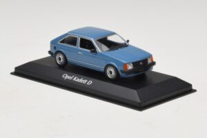 Opel Kadett D Blue Maxichamps 1:43 940044100 Diecast - image 3 of 5