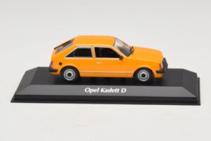 Opel Kadett D Orange Maxichamps 1:43 940044101 Diecast
