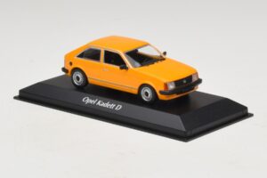 Opel Kadett D Orange Maxichamps 1:43 940044101 Diecast - image 3 of 5