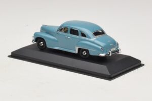 Opel Kapitän Blue Minichamps 1:43 430043308 Diecast - image 3 of 5