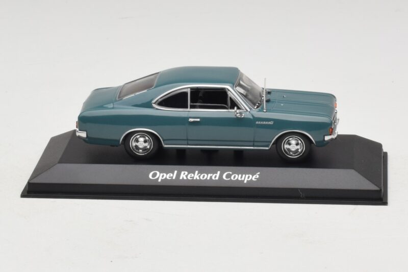 Opel Rekord C Coupe Blue Maxichamps 1:43 Opel Rekord C Coupe Blue Maxichamps 1:43 940046121 Diecast