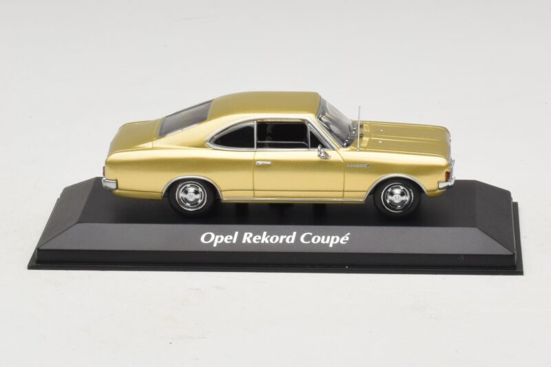 Opel Rekord C Coupe Gold Maxichamps 1:43 Opel Rekord C Coupe Gold Maxichamps 1:43 940046120 Diecast