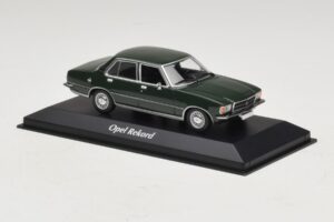 Opel Rekord D Dark Green Maxichamps 1:43 940044001 Diecast - image 3 of 5