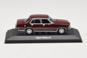 Opel Rekord D Dark Red Maxichamps 1:43 940044000 Diecast
