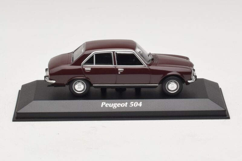 Peugeot 504 Dark Red Maxichamps 1:43 940112500 Diecast
