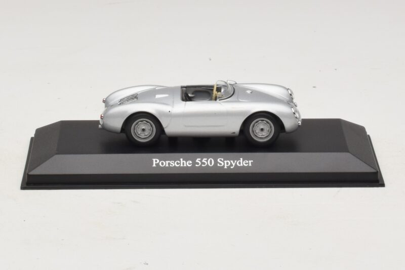 Porsche 550 Spyder Silver Maxichamps 1:43 Porsche 550 Spyder Silver Maxichamps 1:43 940066030 Diecast