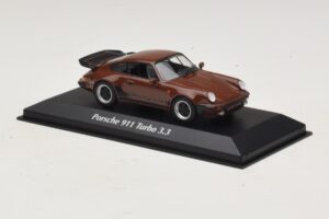 Porsche 911 930 Turbo 3.3 Brown Maxichamps 1:43 940069001 Diecast - image 3 of 5