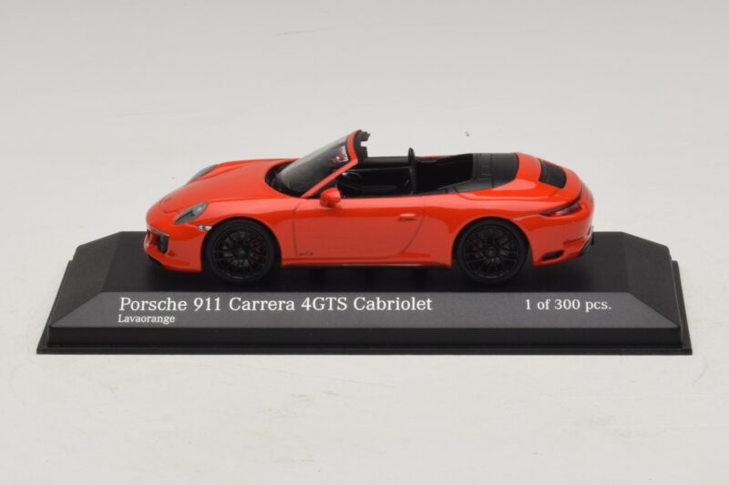 Porsche 911 991.1 Carrera 4 GTS Cabriolet Orange Minichamps 1:43 410067331 Diecast