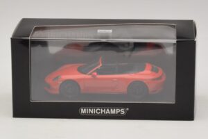 Porsche 911 991.1 Carrera 4 GTS Cabriolet Orange Minichamps 1:43 410067331 Diecast - image 5 of 5