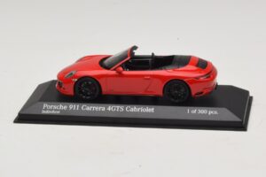 Porsche 911 991.1 Carrera 4 GTS Cabriolet Red Minichamps 1:43 410067330 Diecast