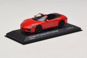 Porsche 911 991.1 Carrera 4 GTS Cabriolet Red Minichamps 1:43 410067330 Diecast - image 2 of 5