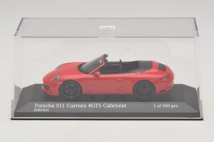 Porsche 911 991.1 Carrera 4 GTS Cabriolet Red Minichamps 1:43 410067330 Diecast - image 4 of 5