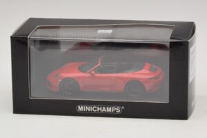 Porsche 911 991.1 Carrera 4 GTS Cabriolet Red Minichamps 1:43 410067330 Diecast - image 5 of 5