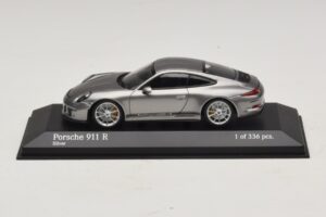 Porsche 911 991.1 R Silver Minichamps 1:43 410066224 Diecast